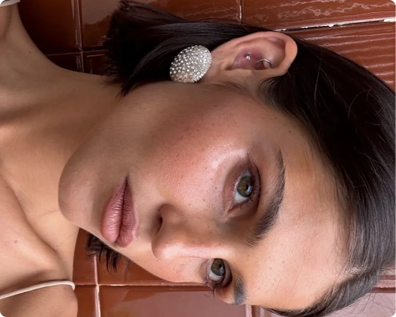 julieta wears pocket blush in sun soak