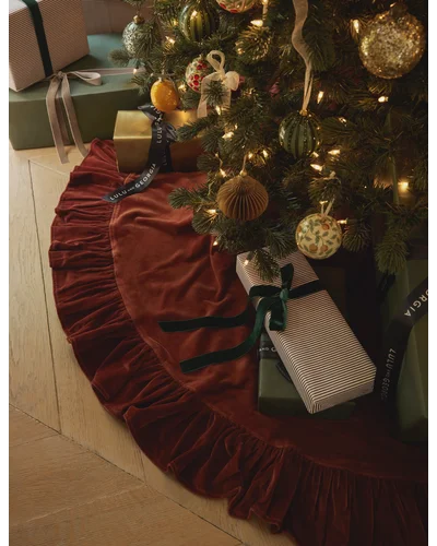 Mauree Velvet Tree Skirt-Sangria