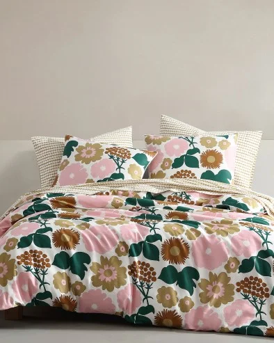 Pieni Kukkatori Duvet cover and sham set