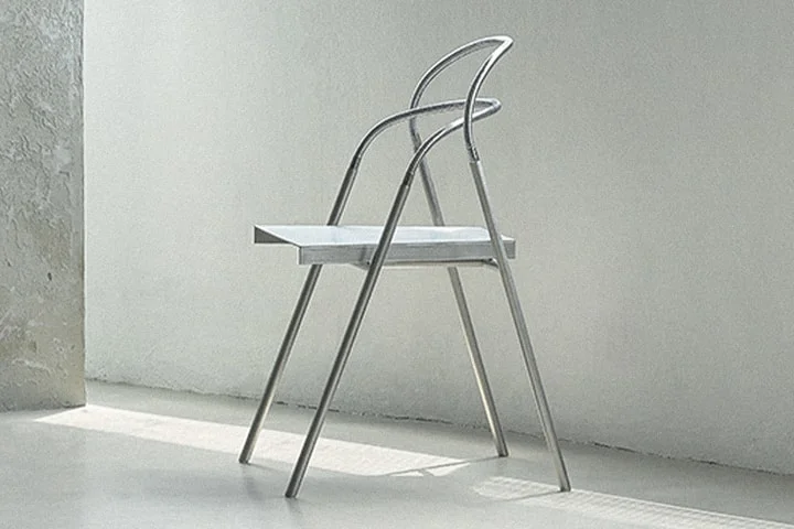 🔧 p(erson)al Reimagines the Gooseneck in Sculptural d-gc 1 Chair