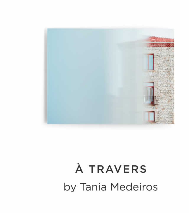 À Travers