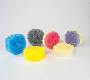 Scrub Daddy And Scrub Mommy 6-Piece Family Sponge Set