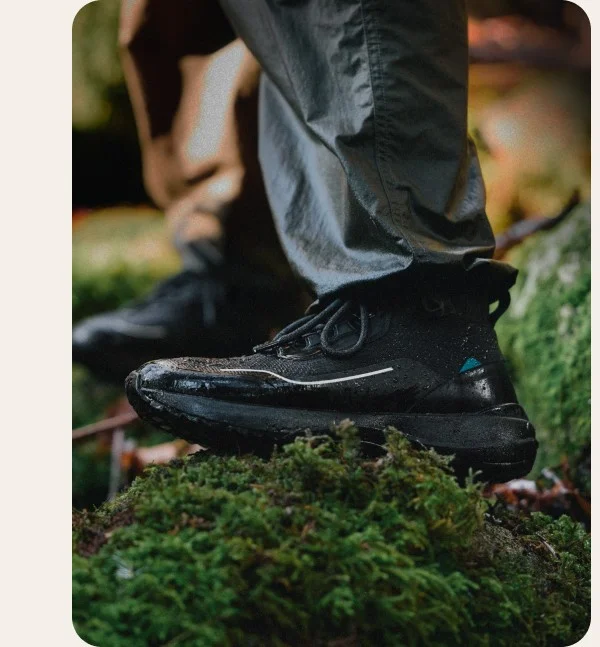 Stormburst High Top in Space Black.