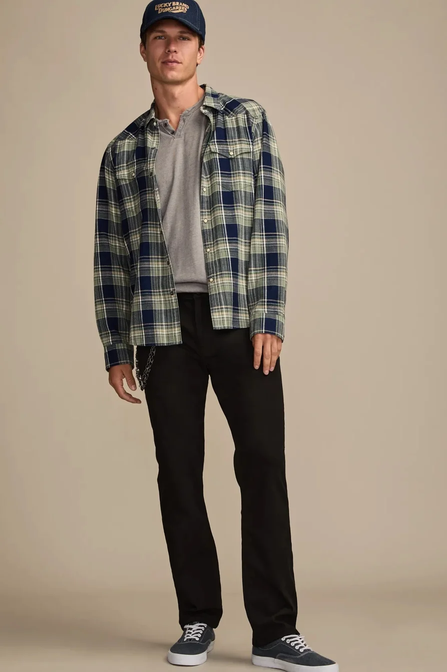 Image of Lucky Brand 410 Athletic Straight Daytripper - Men's Pants Denim Straight Leg Jeans in Jet Black