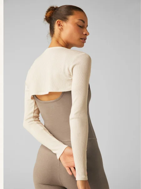 Formation Shrug