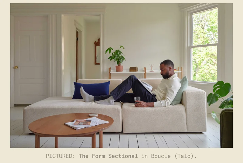 The Form Sectional in Boucle