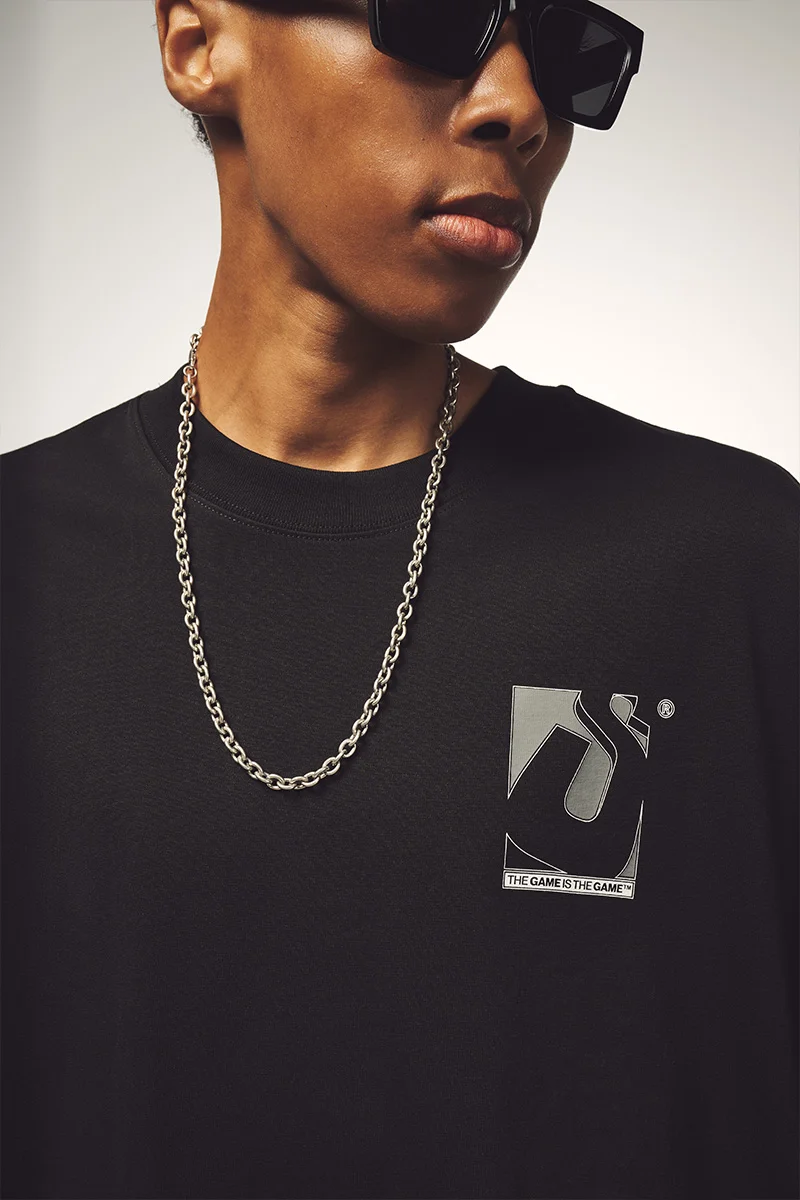 Model linking to Initial Box T-Shirt Black