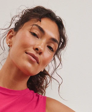 Featherweight Minimal Cropped Tank in Vivid Pink Heather