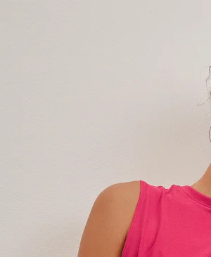 Featherweight Minimal Cropped Tank in Vivid Pink Heather