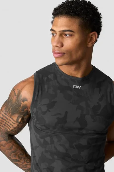 Image of Sculpt Seamless Graphic Tank Top M Iron Grey