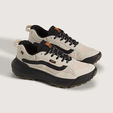 Crosspath Shoe