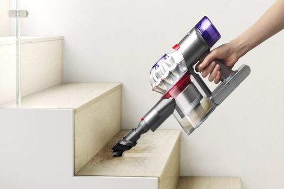 Compact motorized brush bar to powerfully remove stubborn dirt and hair.