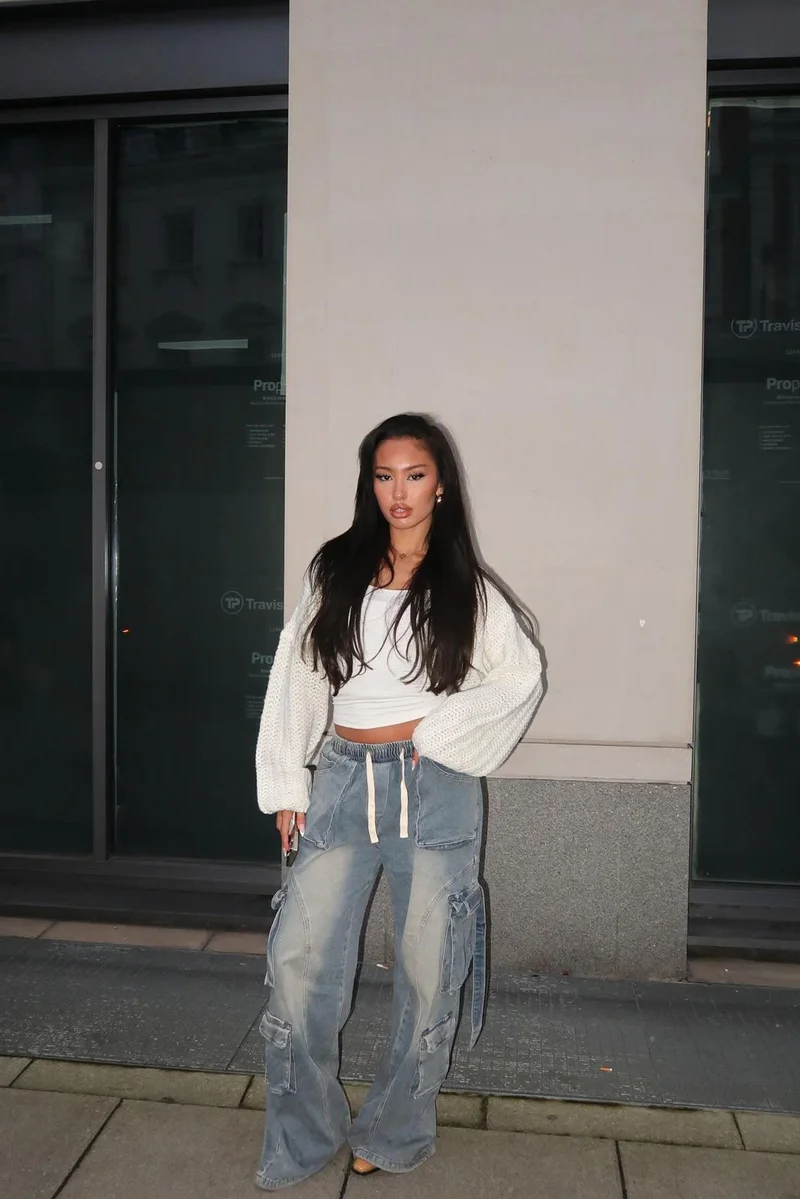 Image of Met My Match Baggy Cargo Jeans - Vintage Wash