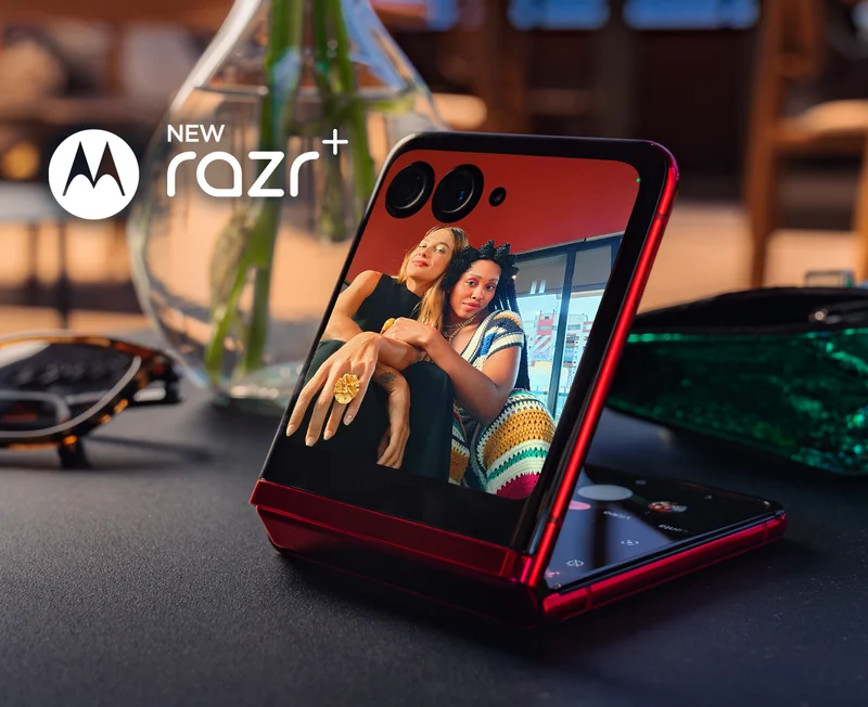 motorola razr - 2023 in Flex View