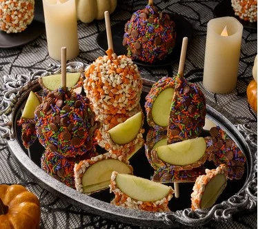 Mrs. Prindables 8pc Halloween Trick or Treat Caramel Apple Assortment