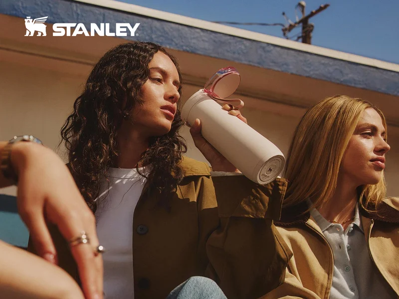 Stanley 1913. Flowstate™ Spring Bottle.