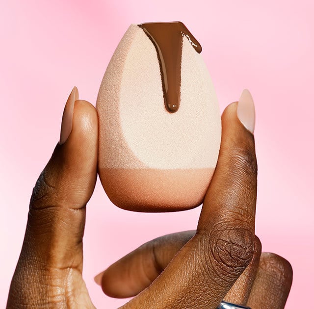 Halo Glow Angled Silicone Face Sponge