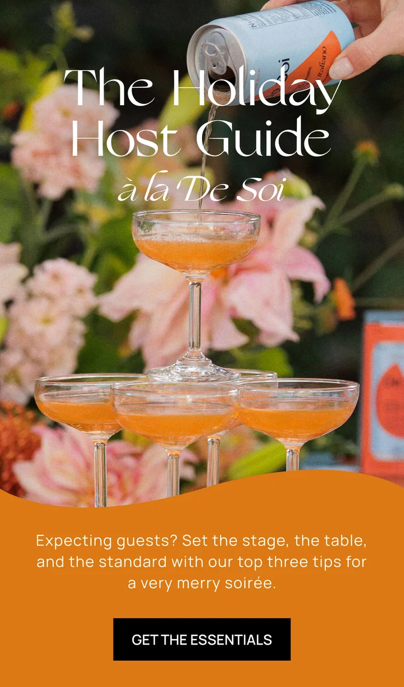 The Holiday Host Guide | à la De Soi | Expecting guests? Set the stage, the table, and the standard with our top three tips for a very merry soirée. | GET THE ESSENTIALS