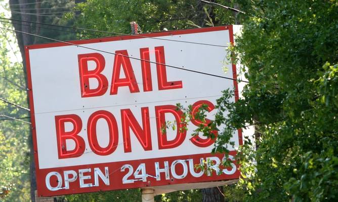 Bail bonds sign