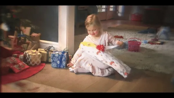 Loog deatured in apple holiday ad