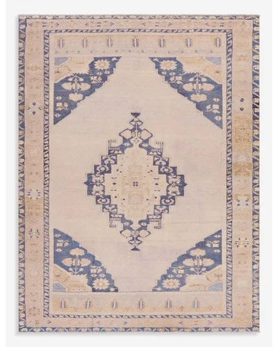 Carmenta Rug - 5' x 8'