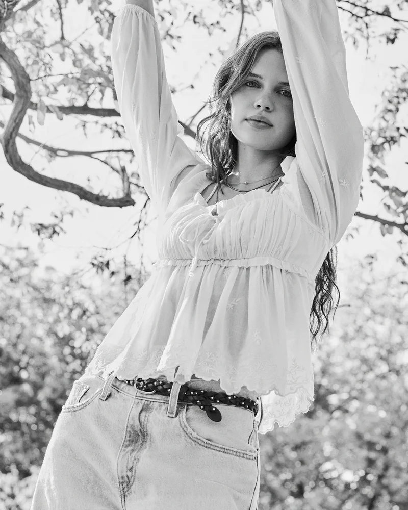 WHITE BLOUSE