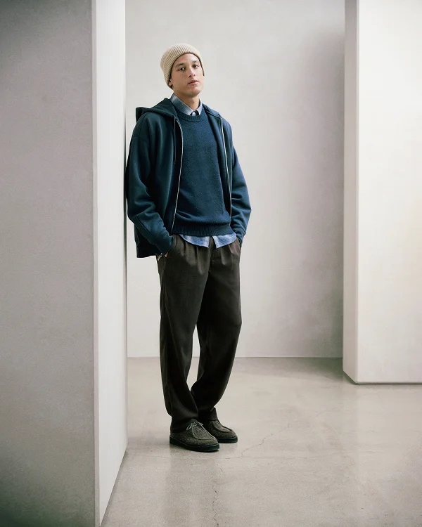 Image | Cashmere Crew Sweater | Navy