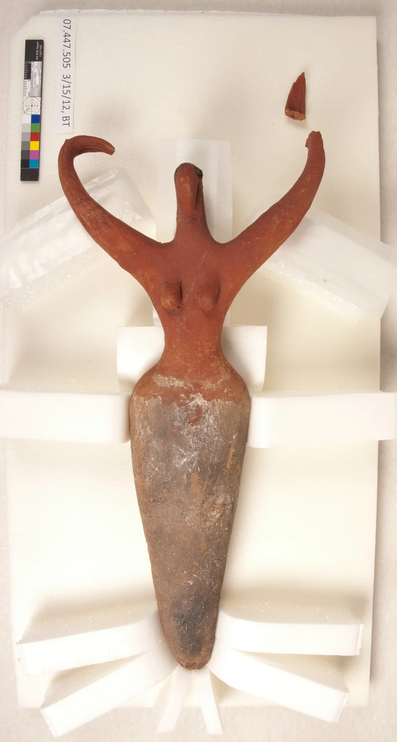 Female Figure with a piece of the arm broken off