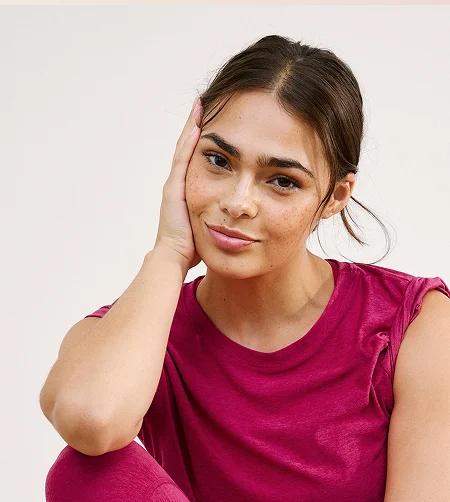 Featherweight On The Down Low Tee in Sangria Heather
