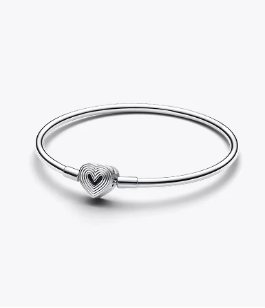 Radiating Heart Clasp Bangle