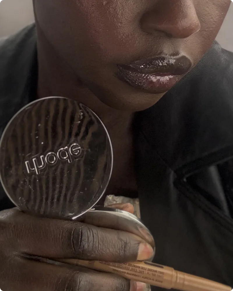 rhode touch-ups with @awengchuol and Peptide Lip Shape in shade Move