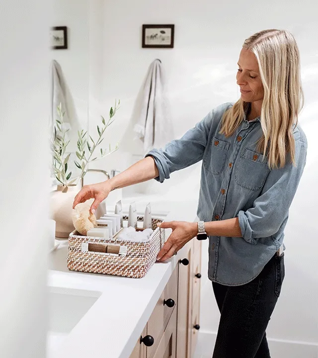 Holly Blakey's tips for organizing your bathroom