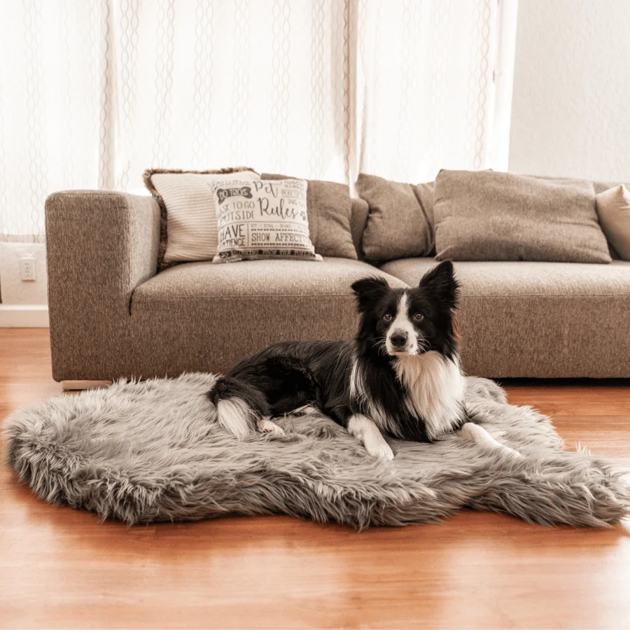 Image of PupRug™ Faux Fur Orthopedic Dog Bed - Curve Charcoal Grey