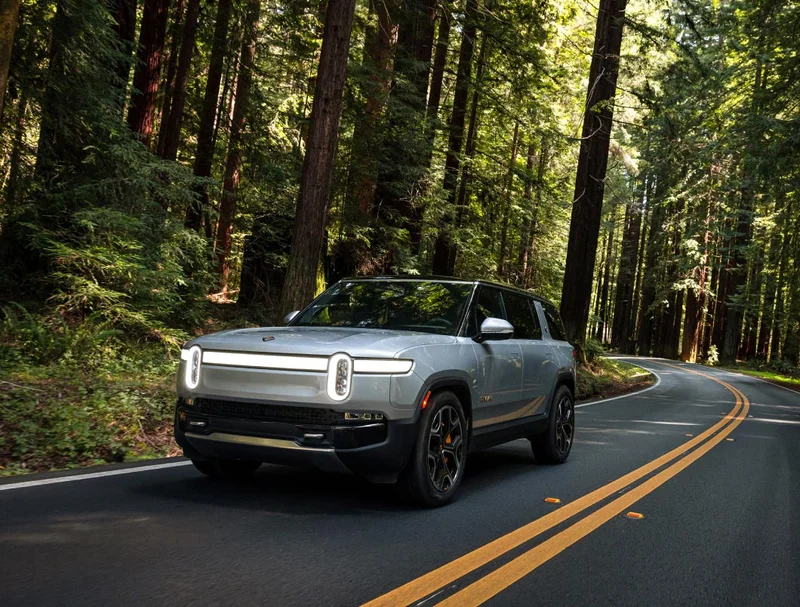 Rivian R1S