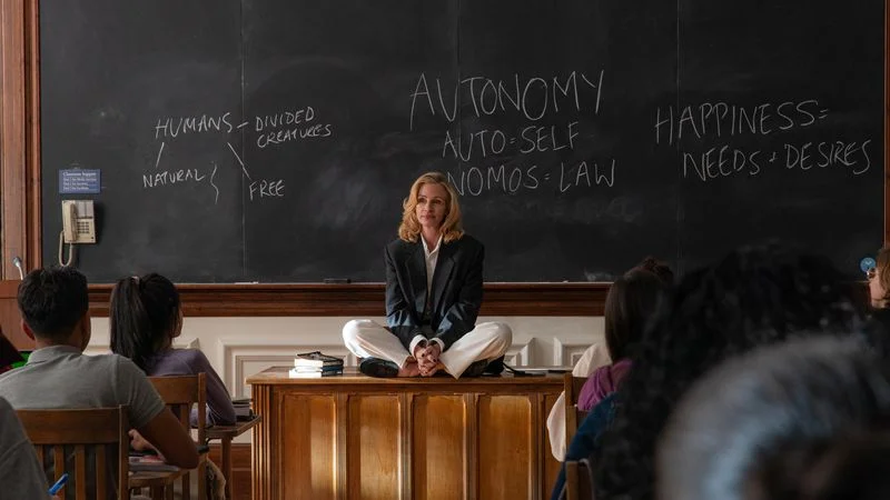 Julia Roberts stars as Alma in AFTER THE HUNT, from Amazon MGM Studios.Photo Credit: Yannis Drakoulidis© 2025 Amazon Content Services LLC. All Rights Reserved.