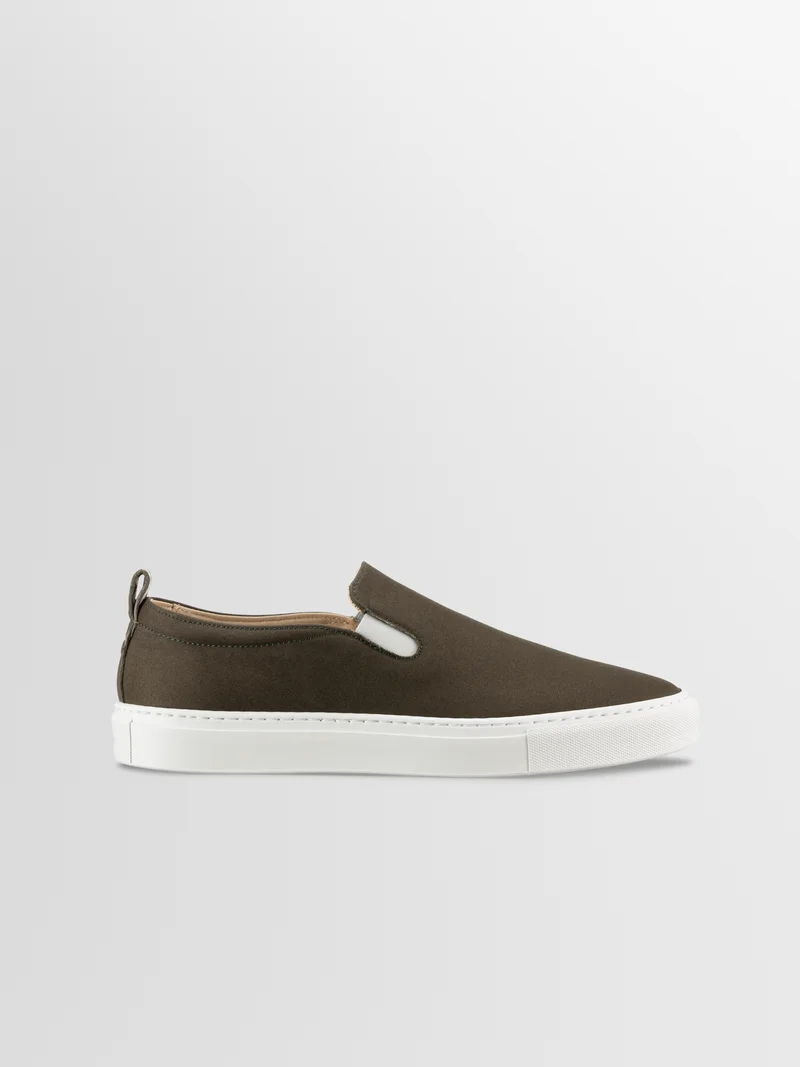 The Capri in White Gum