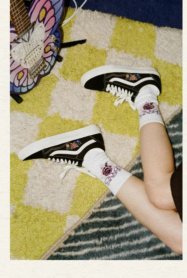 IMAGE-WOMEN'S VANS
