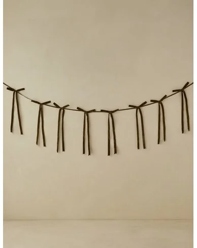 Danita Velvet Garland-Olive