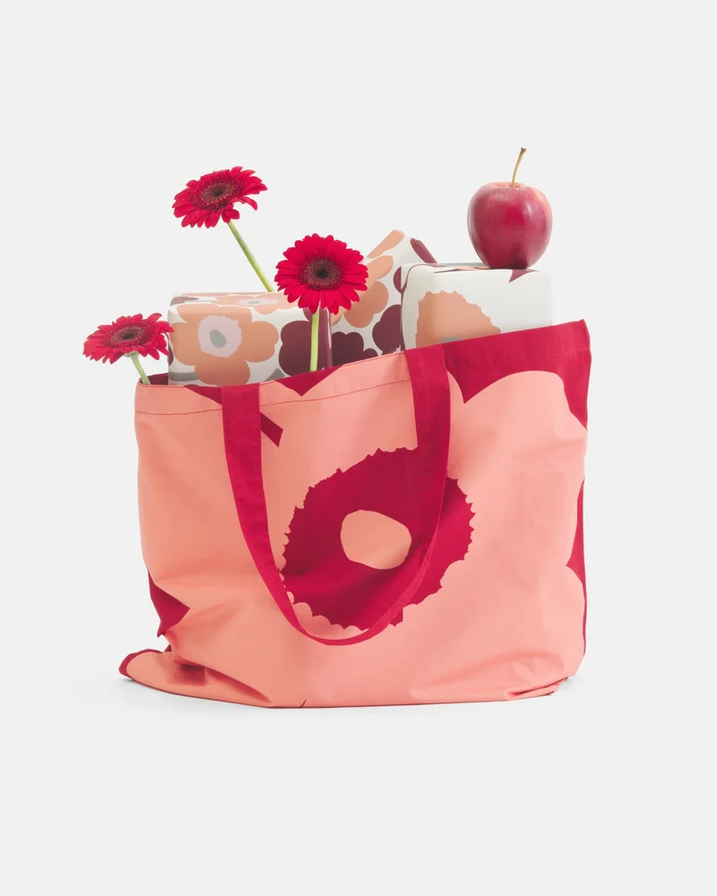Free tote with orders $150+