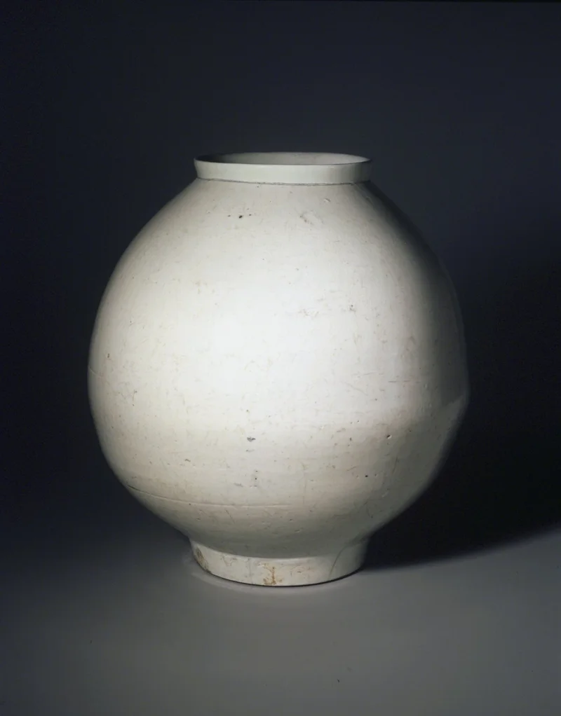 Moon jar from late 18th–19th century