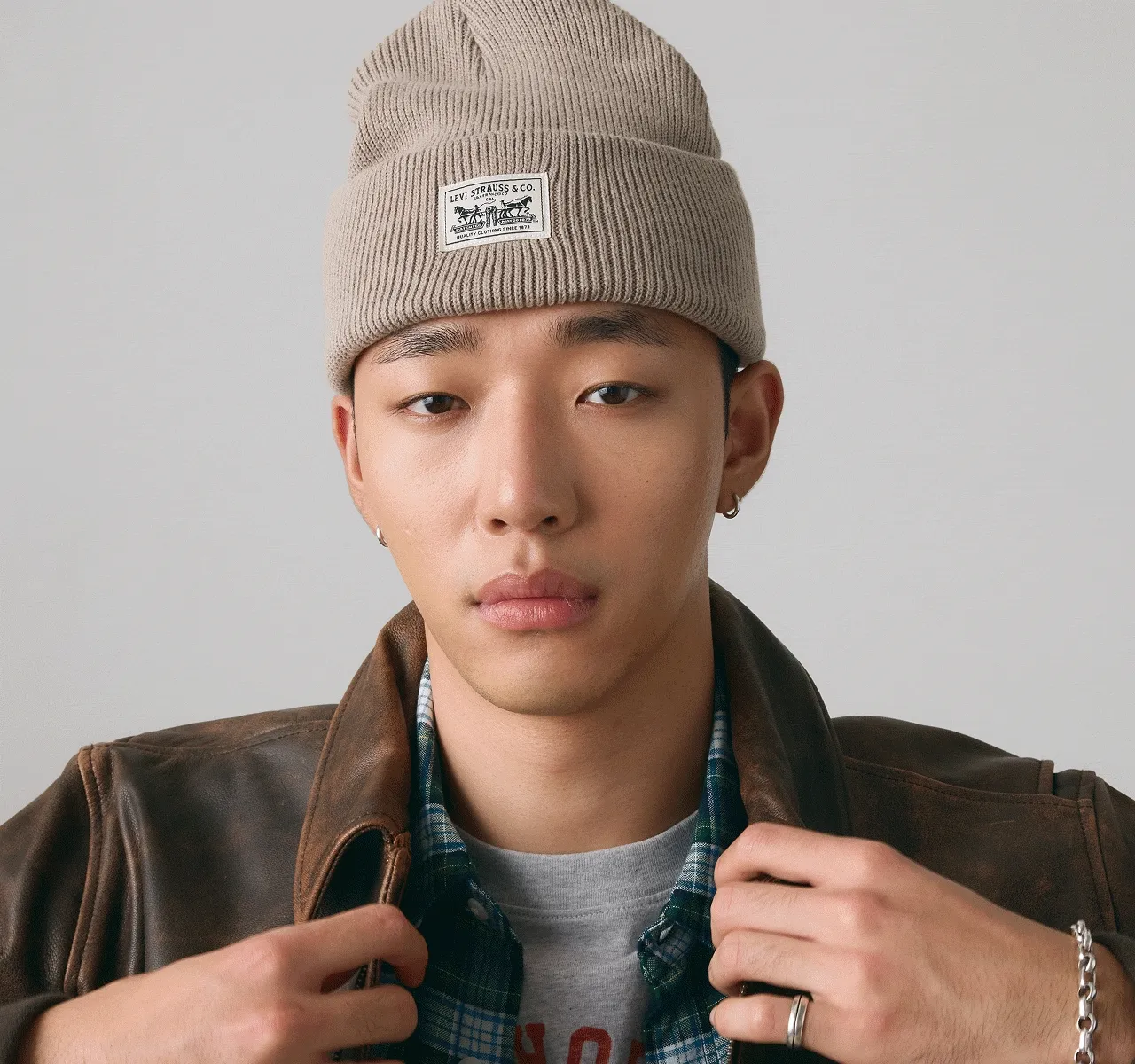 PEOPLE WEARING ACCESSORIES