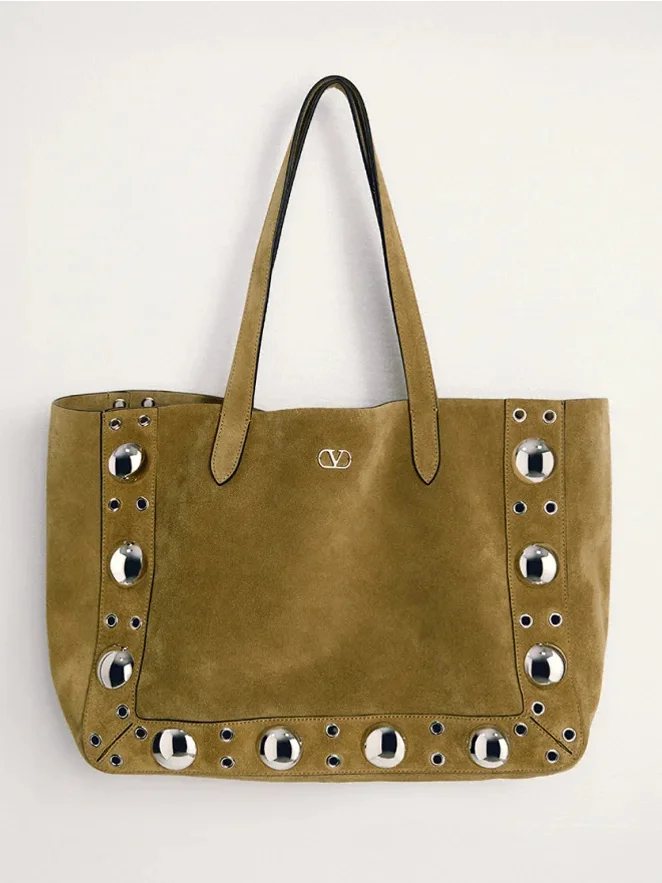 New-season totes