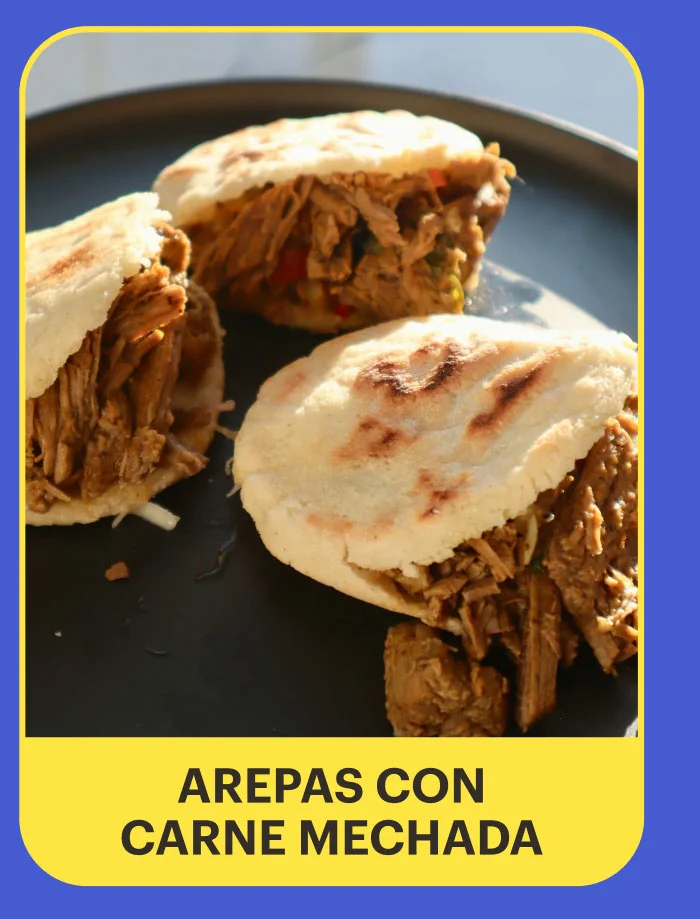 Arepas con Carne Mechada