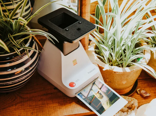 Turn digital summer snaps into Polaroid pictures.