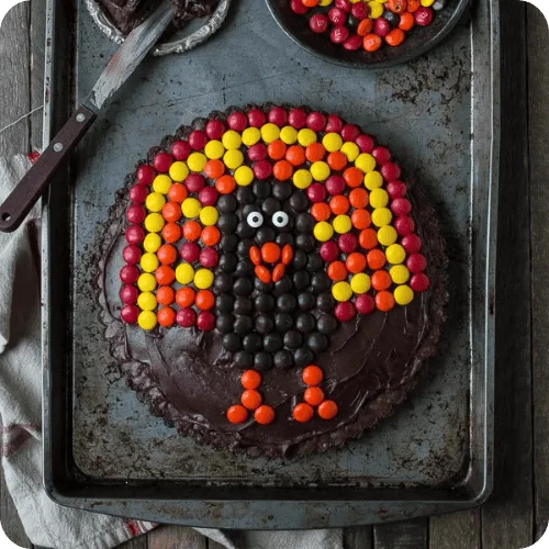 a thanksgiving dessert tart that looks like a turkey a thanksgiving dessert tart that looks like a turkey