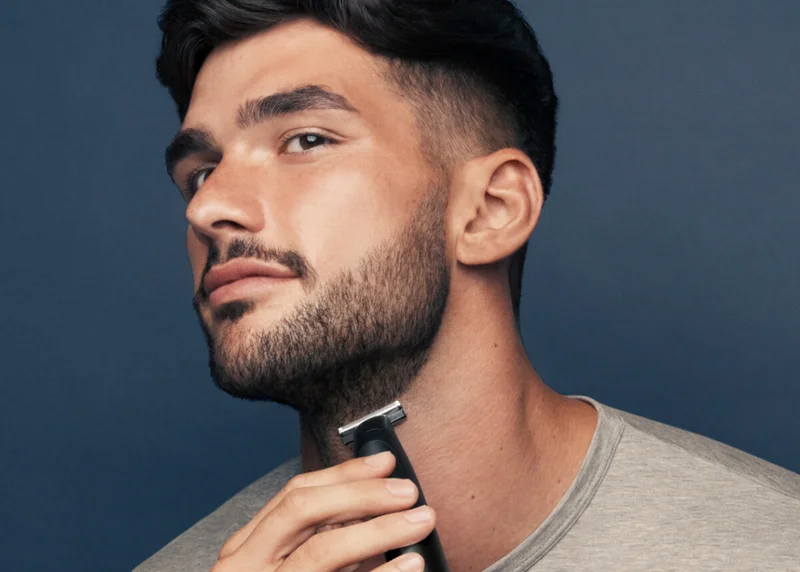 All-In-One Styler with 4D Blade in use