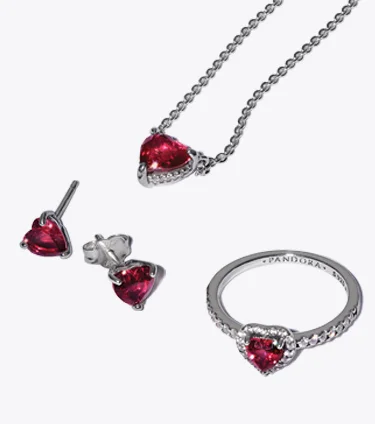 Sparkling Red Heart Ring Set