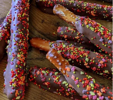 Mrs. Prindables 18pc Fall Chocolate & Caramel Pretzels