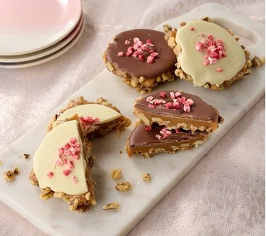 SH2/3 Mrs. Prindables 4pc Strawberry & Walnut Jumbo Nutclusters