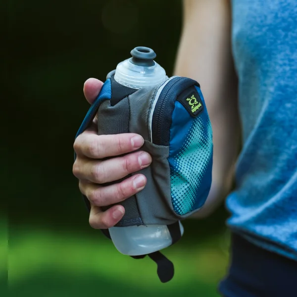 Handheld water bottle